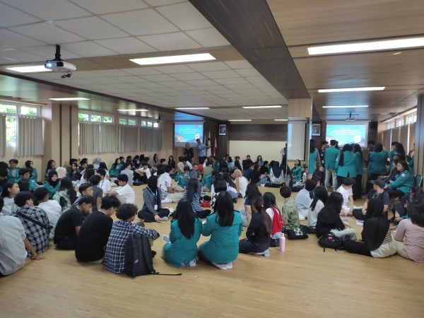 Sesi diskusi bersama dengan kakak pembimbing